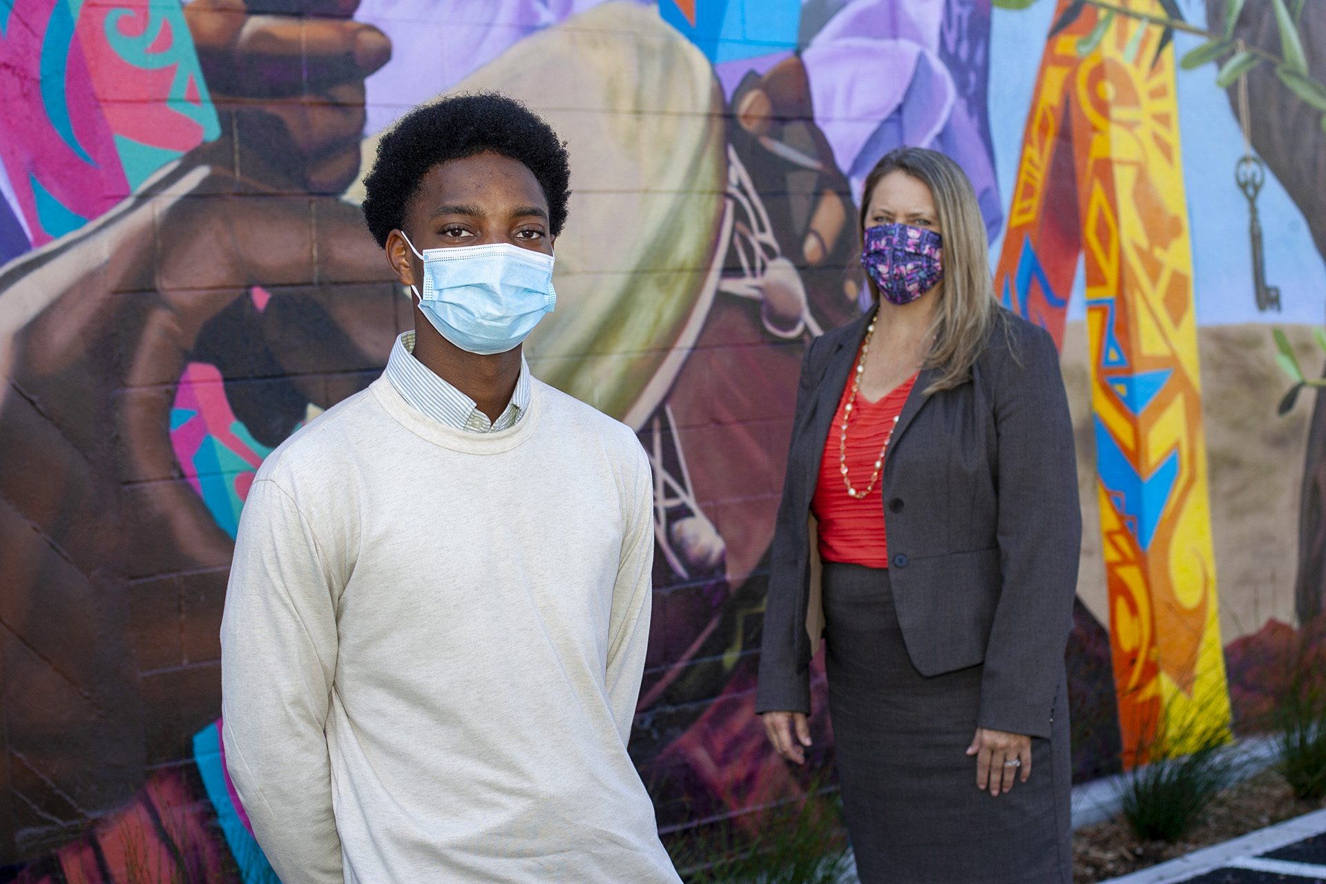 Kaiser Permanente college intern Joshua Atkins, 23, at left with his mentor, Ronelle Scardina in Berkeley.